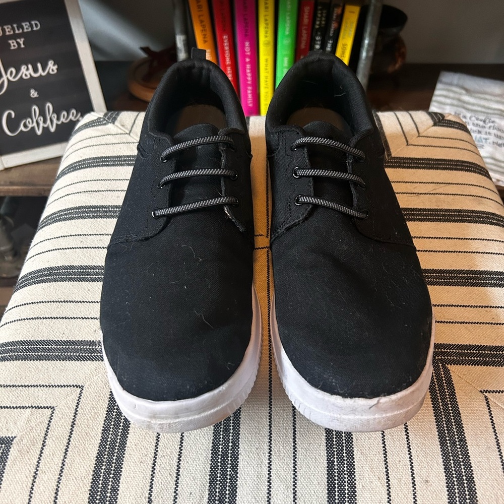 Men’s Under Armour shoes - Picture 3 of 7